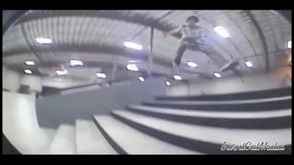 Най-добрите скейтборд трикове за 2011