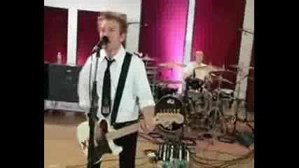 Sum41-March Of The Dogs(live)