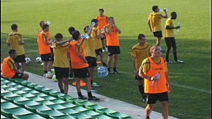 Костадин Хазуров