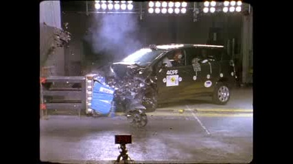 Toyota Corolla Verso - crash test