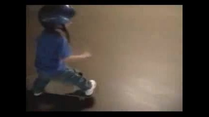 Moмченце на 3 годинки кара Skate