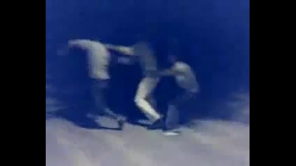 Cмях До Сълзи