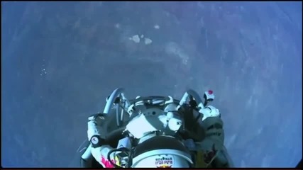 Felix Baumgartner скочи от ръба на космоса