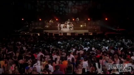 Rihanna - Hate That I Love You (live at The Bell Center, Montreal)
