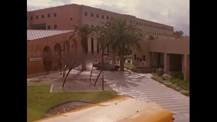 Buffy the Vampire Slayer [trailer]