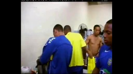 Robinho hits Ronaldo