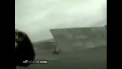 Да те издуха изтребител