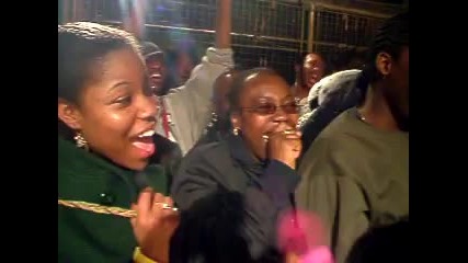 Crazy! Girls Drop Off Stage in Booty Shake Gone Wrong