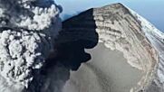 Кадри от дрон на вулкана Попокатепетъл, който изхвърля дим и пепел