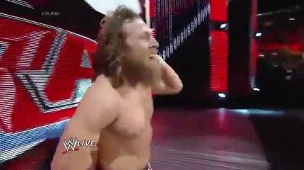 Daniel Bryan vs Randy Orton ( No Disqualification Match ) и Батиста напада - Wwe Raw 17/3/14