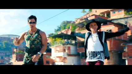 Chino and Nacho feat Farruko - Me voy enamorando (official music video) Flashback 2015