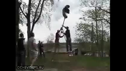 Пича Го Изстреляха В Космоса !