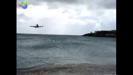 Boeing 747 опасно приземяване