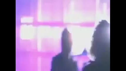 Selena Gomez - Falling Down