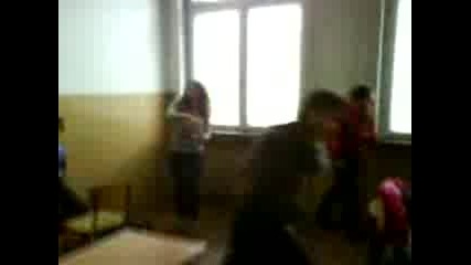Voinata Na Hartiqta.3gp
