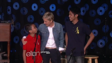 Момче вдигна публиката на крака с балада - Ellen Show