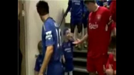 Малчуган Прави Номер На Stevan Gerrard