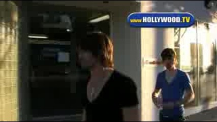 Miley Cyrus Boyfriend Justin At Millions Of Milkshakes