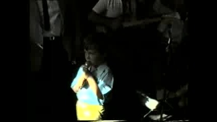 Ники музиканта като малък - каманите падат