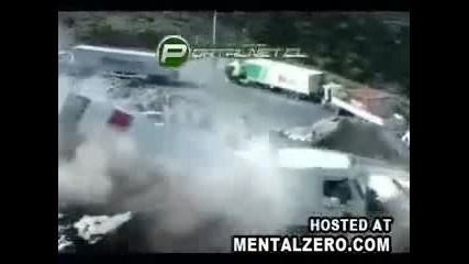 Фадрома избутва камион и ... 