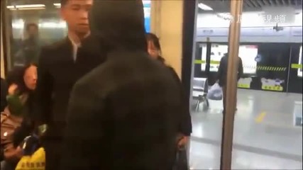 Интересна случка в метрото в Китай