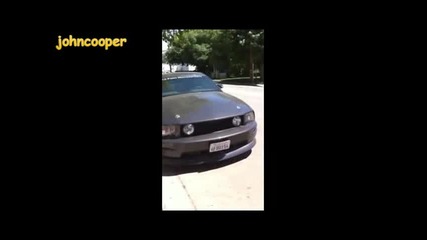 Скриване на Номера Под Бронята 