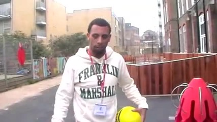 Предизвикателство - Колко главички може да направи Anton Ferdinand ! 