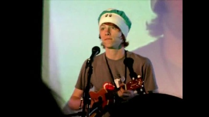 Charlieissocoollike; Charlie Mcdonnell - A Song About Monkeys - Vidcon 