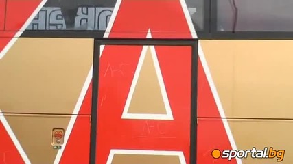 Вандалщина - изпочупиха автобуса на Цска