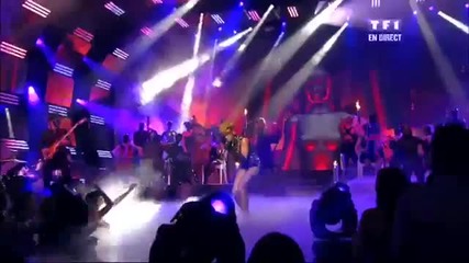 Exclusive! Rihanna - Russian Roulette (live Nrj Music Awards 2010) 