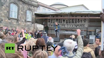Denmark: Tens of thousands gather in support of refugees