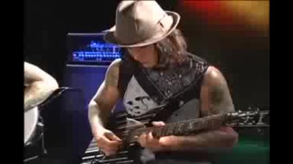 Zacky V.and Syn G. playing solos City of Evil 2006 