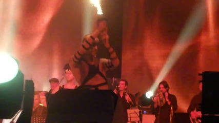 Lepa Brena - Robinja, Arena