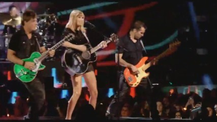 На живо от Хюстън! Taylor Swift - You Belong With Me - Super Saturday Night