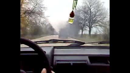 Незнаен джип гори джапанки