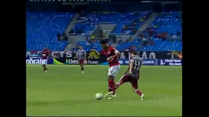 Вижте как Роналдиньо овладява топката