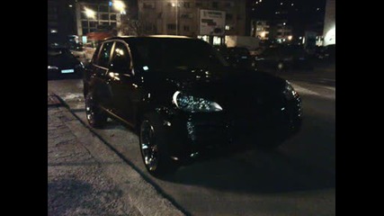 Черно Porsche Cayenne