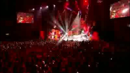 Katy Perry singing Firework - Grammy 2011 
