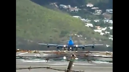 Излитане на 747 