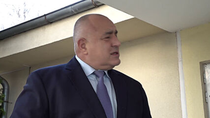 Премиерът Бойко Борисов посети центъра за разпределение на пациентите с COVID-19 в „Света Анна“