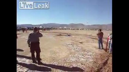 Ракета пада на метри от хора