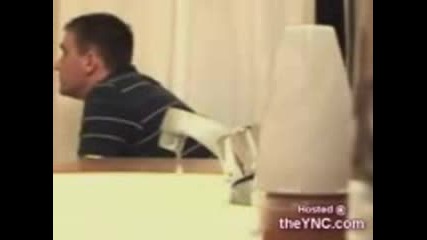 Внимание!!! Човек в тоалетната! Смях!!!