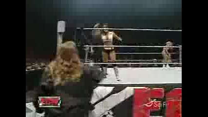 Layla vs Kelly Kelly