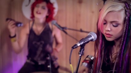 Cherri Bomb - Too Many Faces (acoustic)