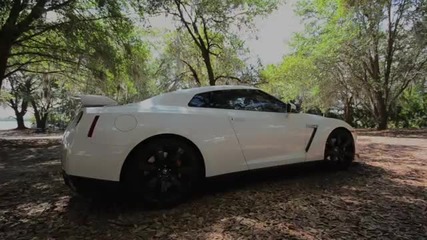 Lamborghini Murcielago vs. Nissan Gt-r