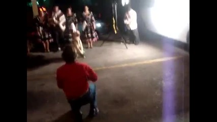 Куче танцува !