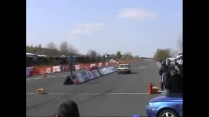 Ferrari 348 vs Turbo Lada 