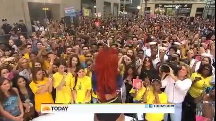 Rihanna - California King Bed (live)