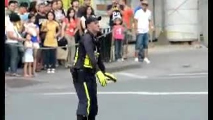 Танцуващ полицаи