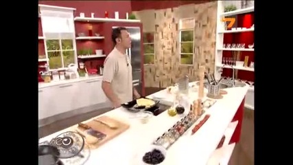 Лео готви радикио на фурна